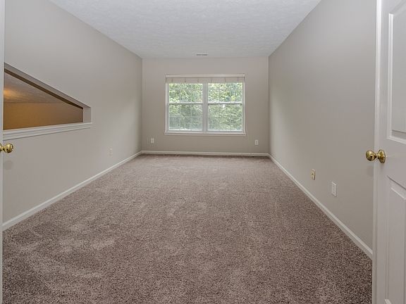 3rd image of 1144 Longwell Ln