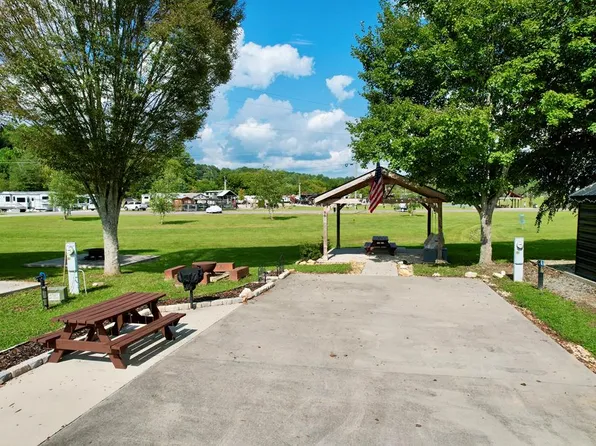 66 Mountain Meadows Trl, Morganton, GA 30560