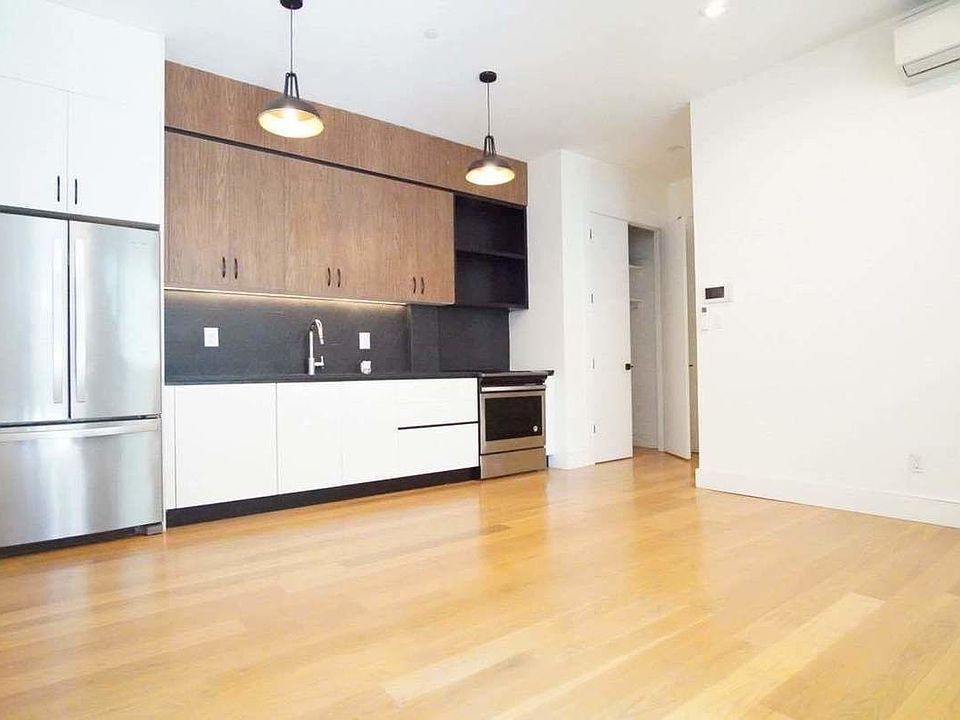 1st image of 541 Kingston Ave