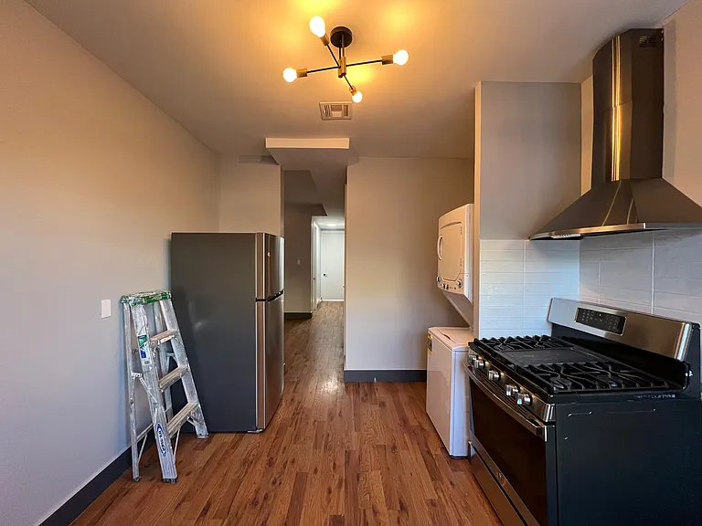 74 Baldwin Ave #2E — Photo 2