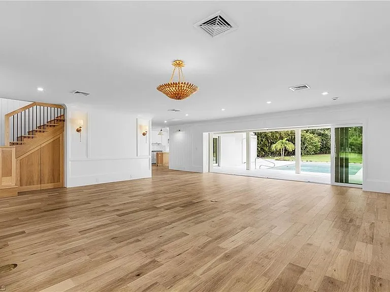 6155 Standing Oaks Ln — Photo 26
