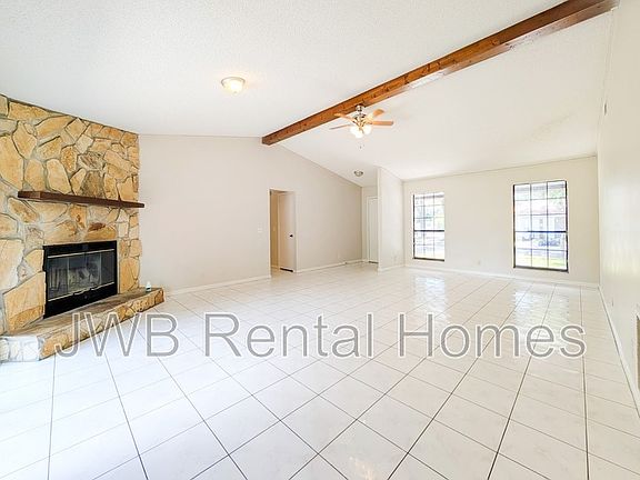 3rd image of 6073 Cranberry Ln E