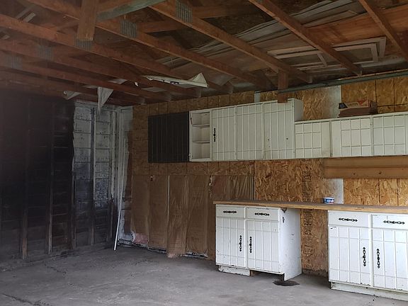 4th image of 1513 Seymour St