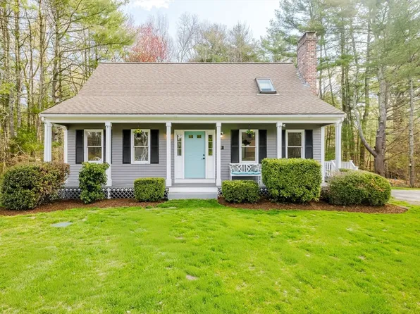 29 Colony Ln, Taunton, MA 02780