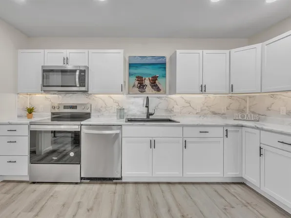 300 W Benton St, Windsor, MO 65360