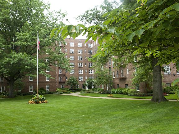 3rd image of 7281 113th St