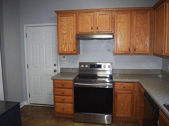 4th image of 536 Cromwell Dr