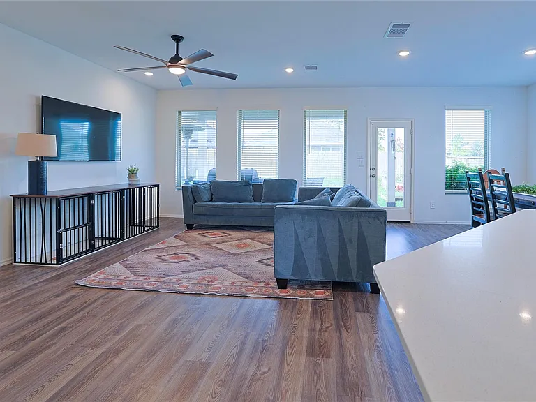 202 Augustine Way — Photo 10