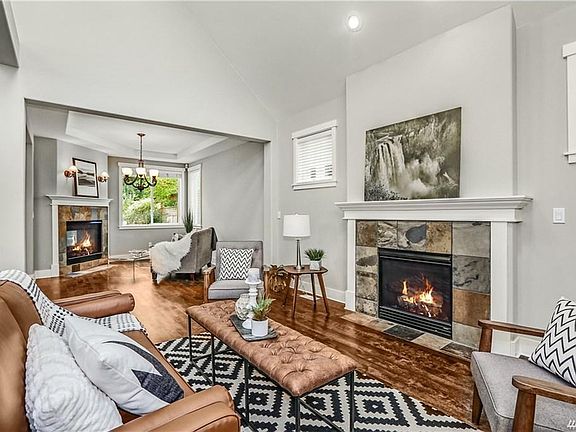 4th image of 2440 35th Ave NE