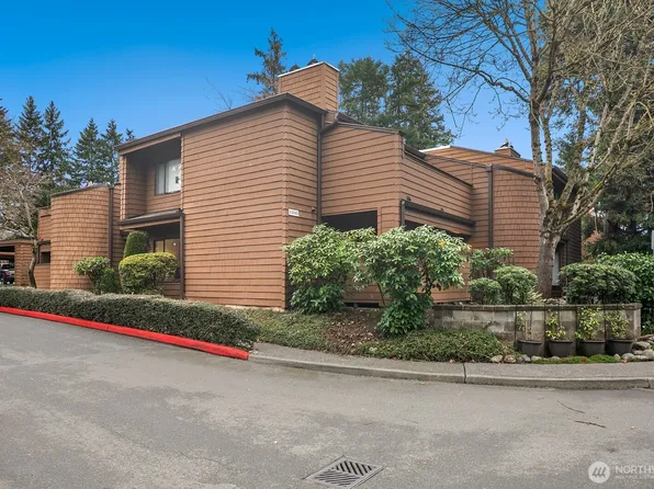 11510 NE 128th St APT 2, Kirkland, WA 98034