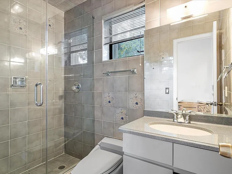 1240 SW 14th Ave — Photo 31