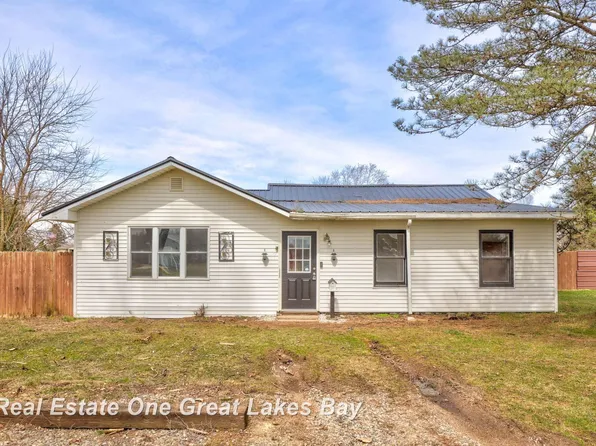 8698 Simpson Rd, Ovid, MI 48866