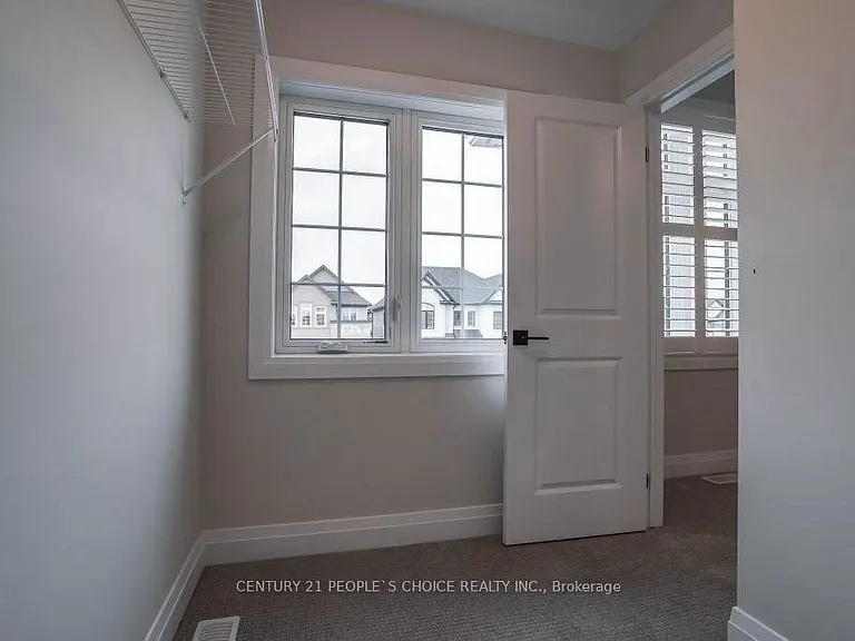 213 Sedgewood St — Photo 9