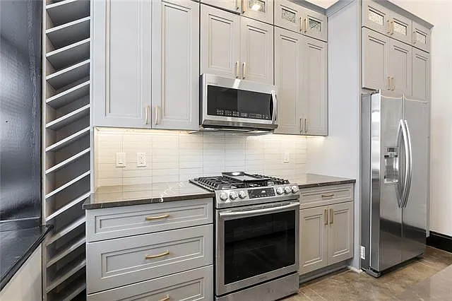 419 Carondelet St #202 — Photo 9