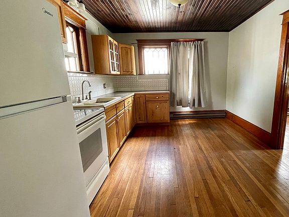 4th image of 37 Franklin St
