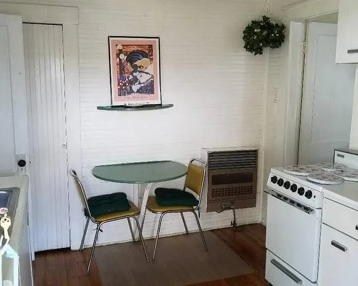 1023 E Comanche Ave #B — Photo 4