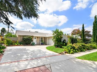 17464 Runnymede St, Van Nuys, CA 91406