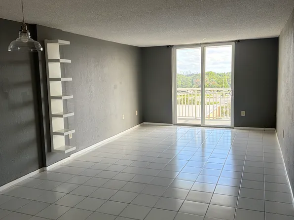 1251 NE 108th St APT 717, Miami, FL 33161