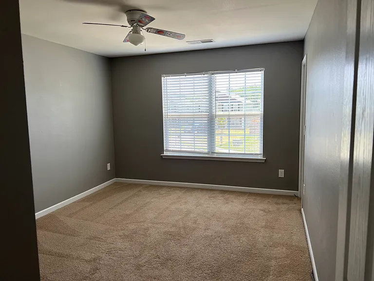 3613 Blue Spruce Ct — Photo 6