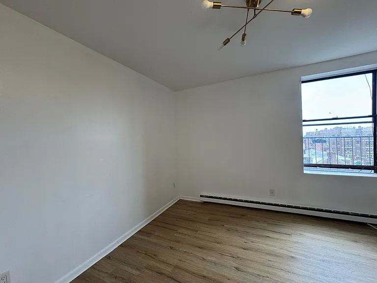24 Gifford Ave #54E — Photo 2