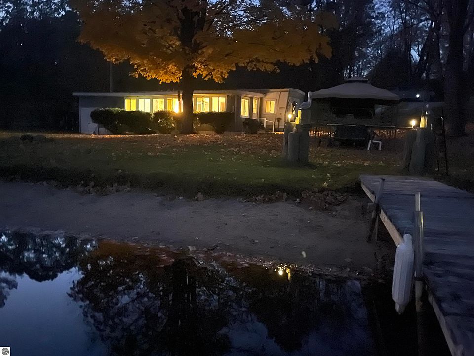 625 Arbutus Dr, Cadillac, MI 49601 Zillow