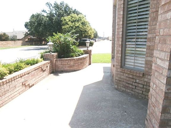 3rd image of 1301 Twisted Oak Ave