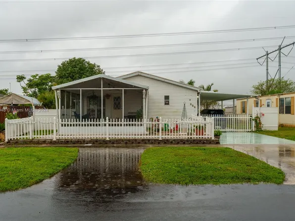 100 NW 218th Ln, Pembroke Pines, FL 33029