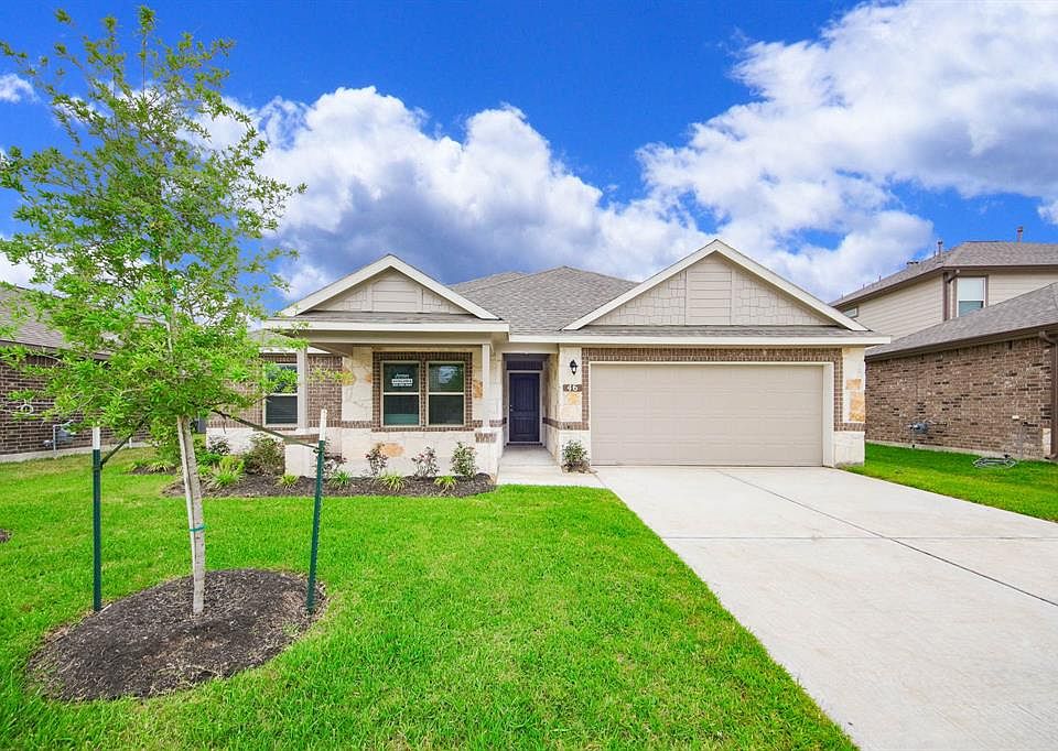 1st image of 46 Royal Rose Dr