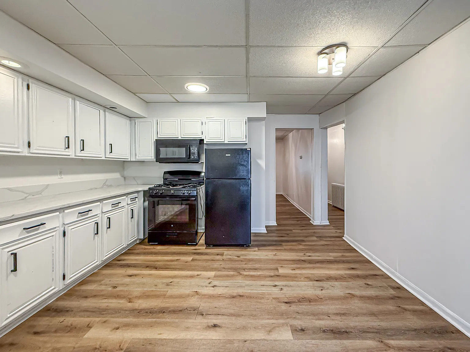 3 bed, 1950 sqft, $1,500 — Photo 3