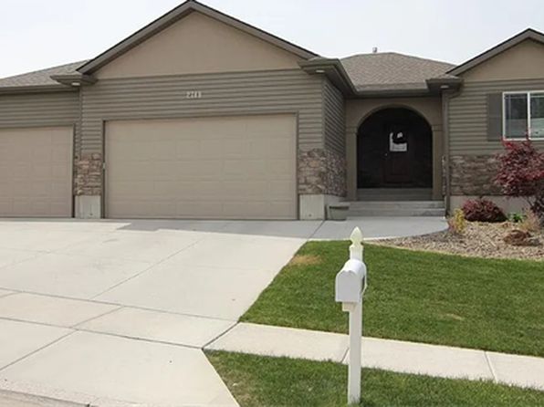 2749 Hillview Dr