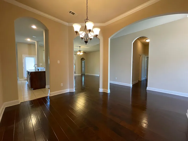 3404 Walnut Ln — Photo 7