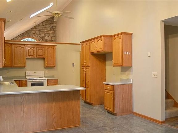 5th image of 2916 Forest Glen Ct