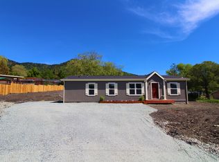 185 Meadow Ln, Grants Pass, OR 97526