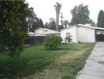 2nd image of 4045 Oakwood Pl
