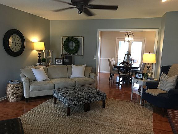 Open to Dining Room 