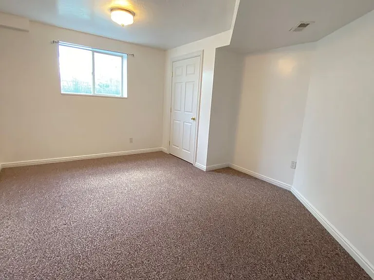 1235 S 1950 W — Photo 24
