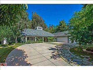 1st image of 1036 N Bundy Dr