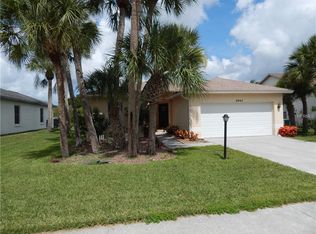 6942 42nd Ct E, Sarasota, FL 34243