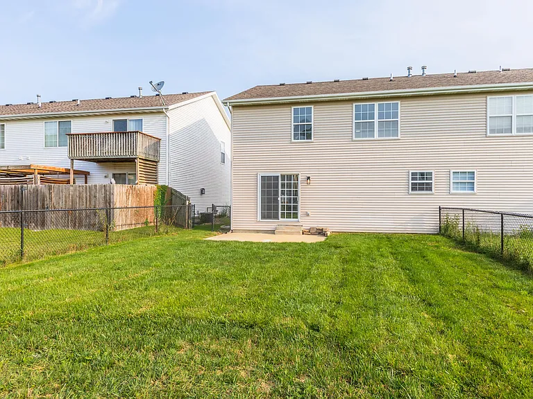 2805 Gill St — Photo 35