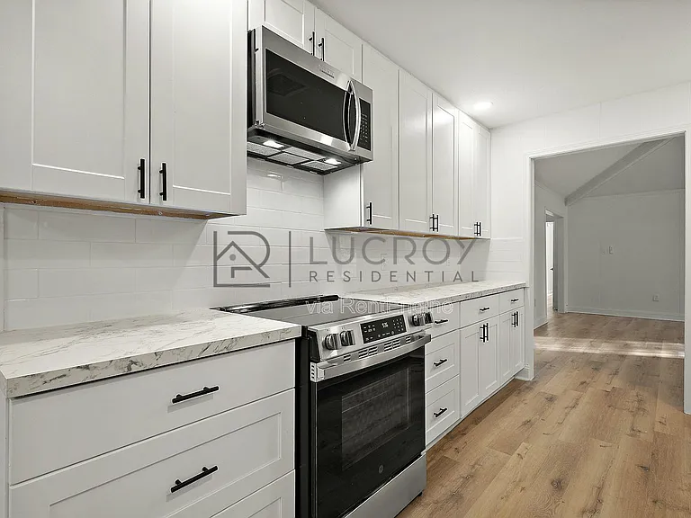 816 Winthrop Cir — Photo 36
