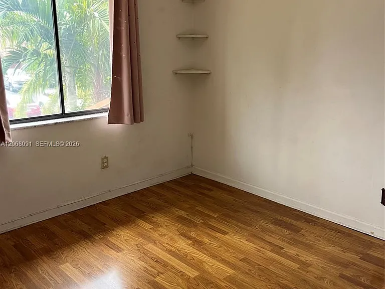 463 SE 14th St #463 — Photo 32