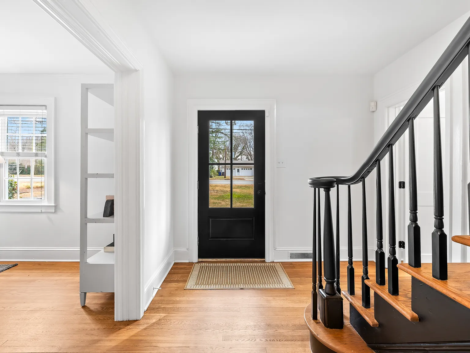 625 E Polo Rd — Photo 2