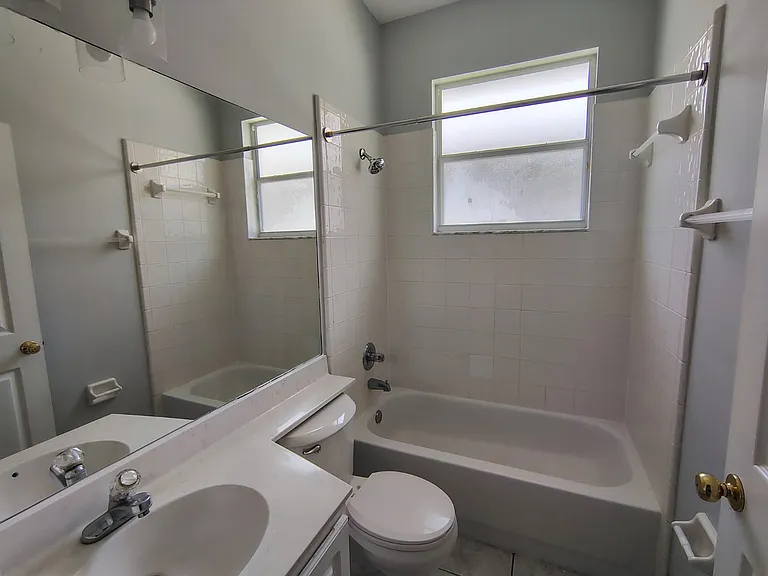 2605 Southpointe Ct — Photo 12