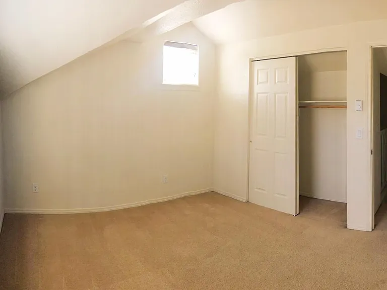 419 NE Morton St — Photo 4