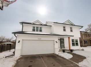 10220 Clark St, Clive, IA 50325