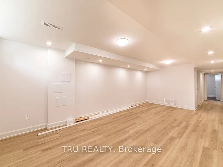 2424 Iris St #B — Photo 5