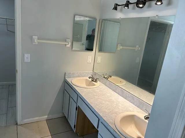 424 Rolling Rock Ct — Photo 12
