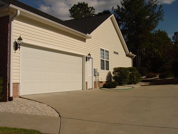 Side-Entry Garage
