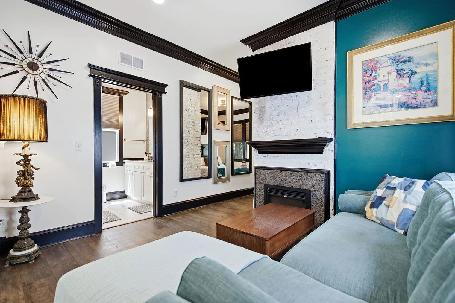 1 bed, 1.0 bath, $3,992 — Photo 3