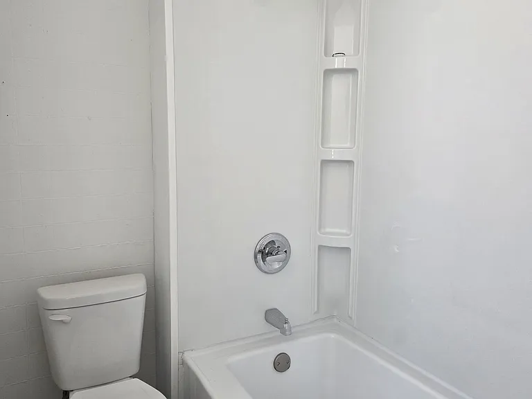 2118 W Clarke Ave #2 — Photo 6